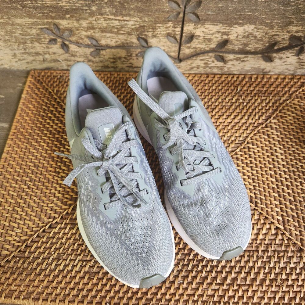 Nike Zoom Running Shoes US9 Womens Steel Grey Worn Once Like New